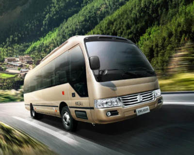 旅游版+公交版 金旅超级D8纯电动客车让旅途更美好