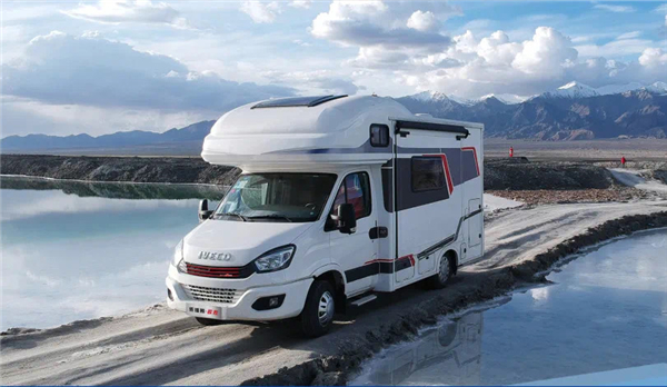 超凡性能独领风骚 北京房车展依维柯成交订单超140台！