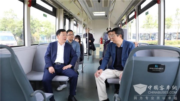 中国交通报社党委书记蔡玉贺赴中车电动调研考察