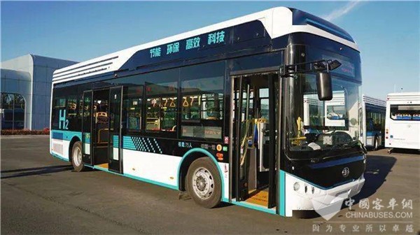 东北首条氢燃料公交线路在吉林白城投入运行