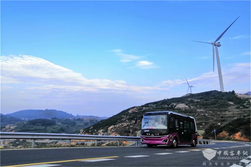 金龙“逍遥”微公交入驻福建平潭