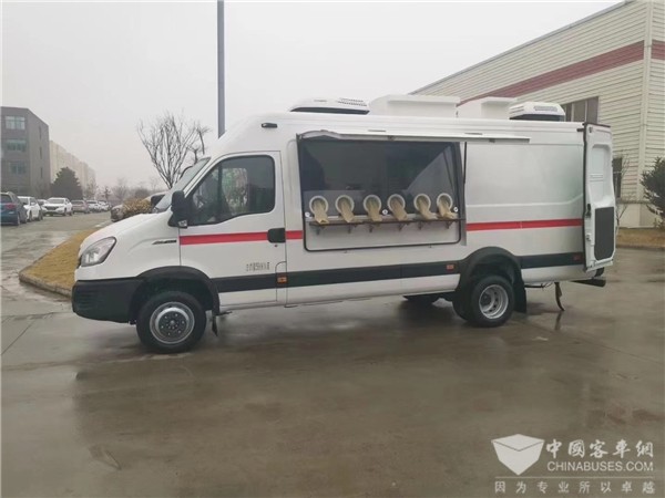 疫情防控的“移动堡垒” 依维柯欧胜核酸采样车批量上阵