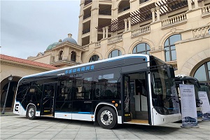 更智能、更安全！吉利远程携新换代纯电动客车E10亮相宁波