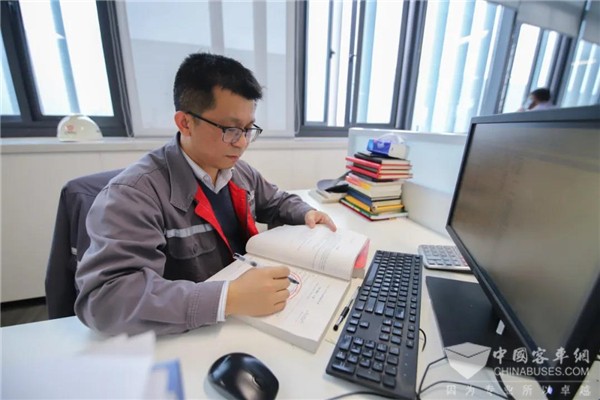 中车电动党员先锋①|“超级工厂”的“钢铁战士”！