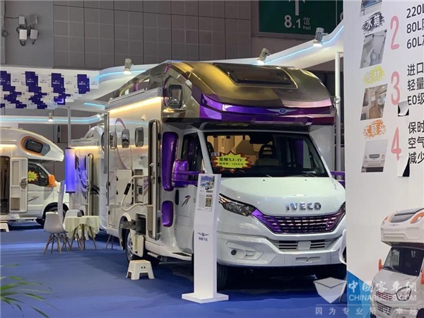 128万起售! 上海车展旌航进口依维柯高端房车全球首秀