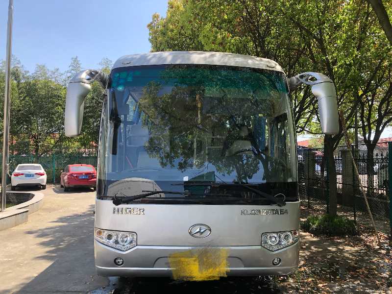 65座金龙客车