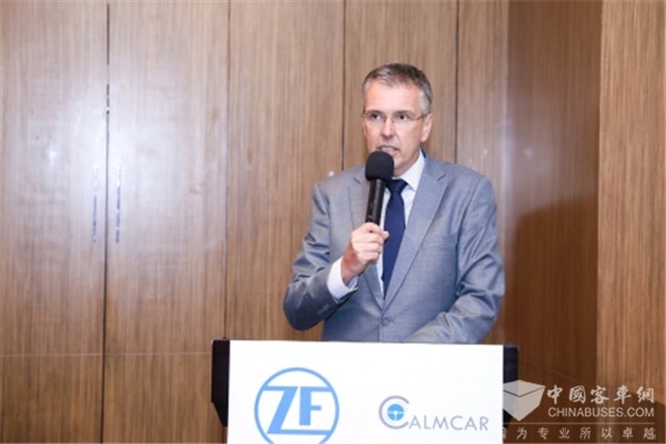 采埃孚与天瞳威视签订战略合作协议 发力自动泊车解决方案 