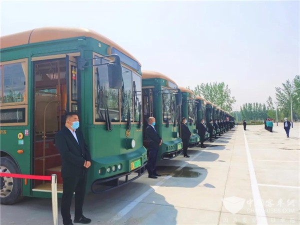 车好景美增色雄安新区 银隆铛铛车添“绿”白洋淀