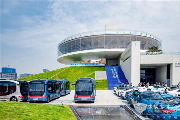 宇通客车携手文远知行 让智能出行生态触手可及 