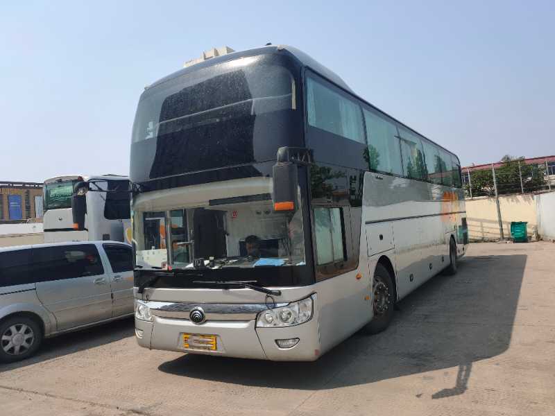 2017年5月 44座国五气囊中门宇通6126型豪华客车 