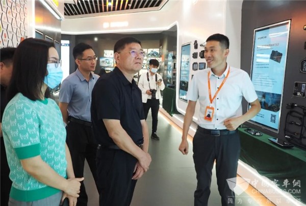 郑州市政协副主席一行莅临森鹏科技走访调研