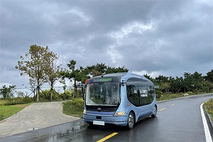 20余人“尝鲜”试乘！国内最先进的单车智能自动无人驾驶巴士