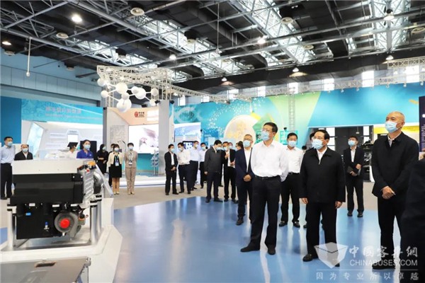 亮相多场国家级展会 亿华通大功率自主氢燃料电池发动机屡成焦点