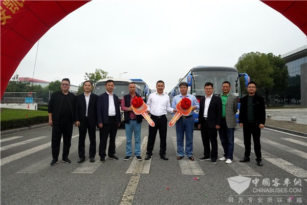 助力高品质出行，安凯客车迎来广西“组团”发车