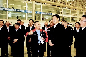 推动南充新能源汽车产业革新，工信部部长视察吉利商用车基地