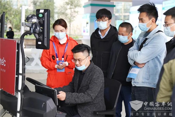 2021全国“双创”活动周 森鹏5G数字驾驶舱频获点赞