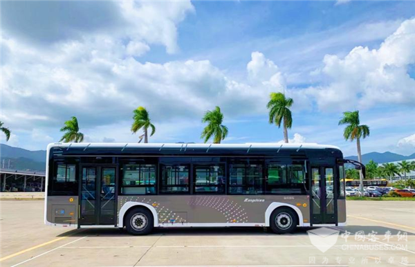 对老年人最“友好”的车型 金龙地铁巴士福州批量上新