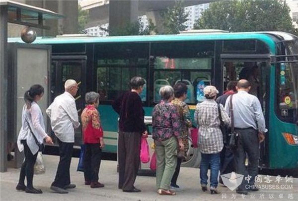 张家口：代表委员建议：限时使用“老年人免费公交卡”，官方答复