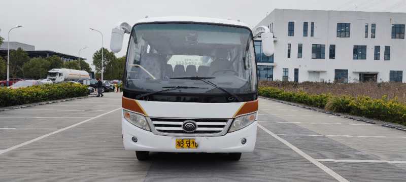 19座中型宇通客车