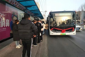 临沂65辆新能源公交车上线，5条助学线路畅通学生上学路