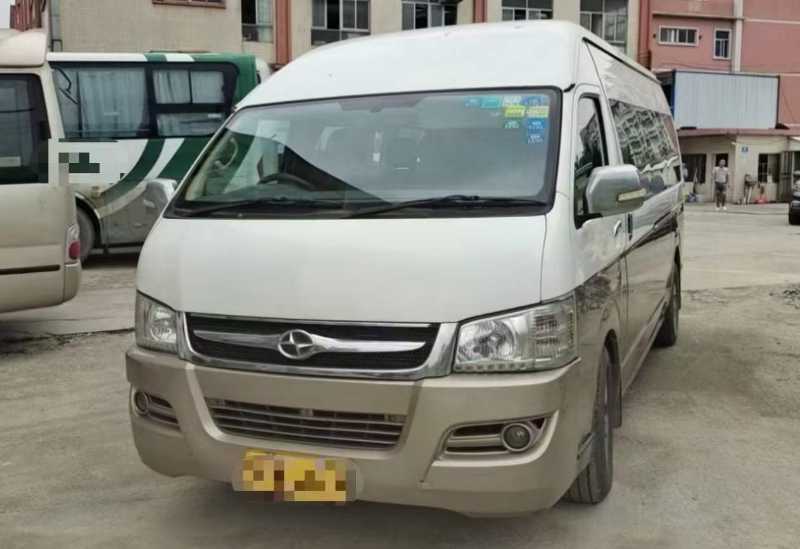 2015年18座非营运汽油九龙公司中巴车