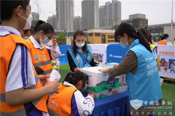 2022宇通&壹基金儿童交通安全公益行走进古都西安