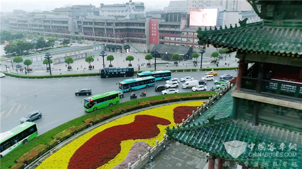 酷玩唐潮，一曲长安 @乘宇通看世界西安站，一路唱到西安去