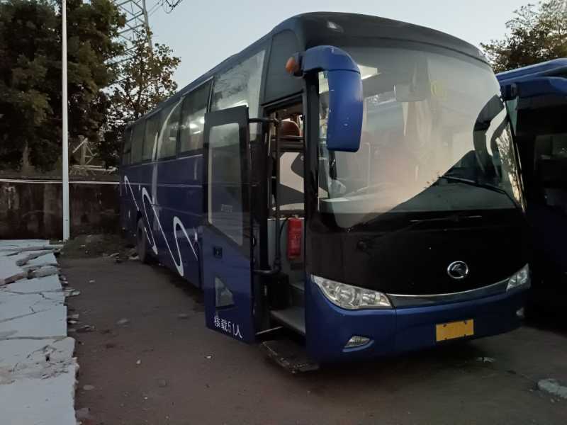 2014年8月 51座国四非营运行李通仓带缓速器大金龙6113