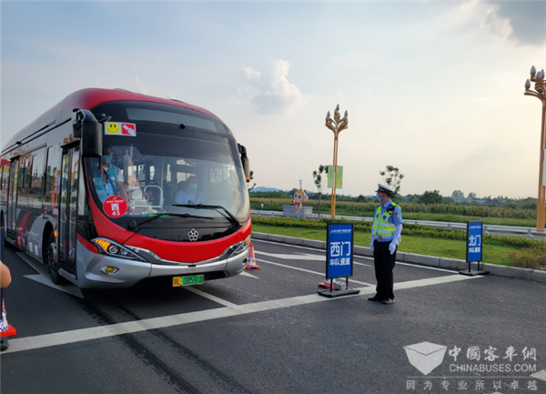 双车齐驱护安全 格力钛保障服务四川省运动会