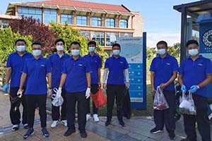 真情巴士青年志愿者积极参加创建文明典范城市志愿服务