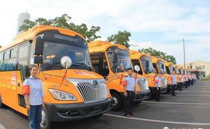 南京公交：开学啦！南京公交为学生保驾护航