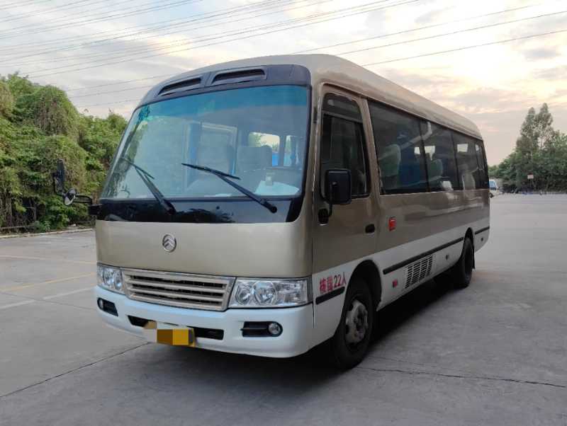 2016年8月 广州牌非营运22座金旅公司接送车