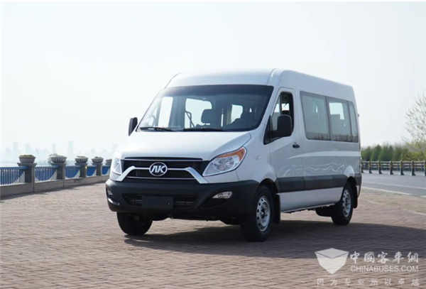 全家三代出游首选安凯Q5 无忧无虑尽享愉悦旅程