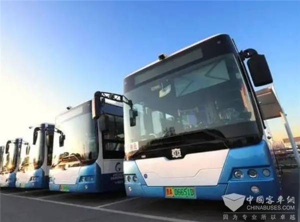 太原公交开始执行“冬时制” 保障乘客温暖出行