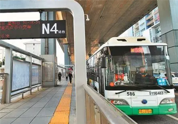 武汉公交：22年引进1800台新能源公交车 新能源占比近六成