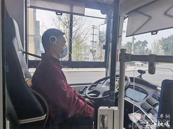 四川宜宾 自动驾驶公交车 道路测试