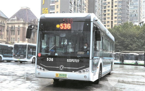 武汉公交集团：1800台新能源公交车陆续上路