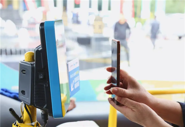 绍兴实现公交“三码合一”：刷乘车码自动核验健康码、场所码