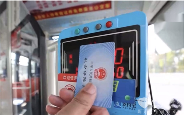 安徽六安：抬脚上公交 “智慧交通”百姓提供实在便利