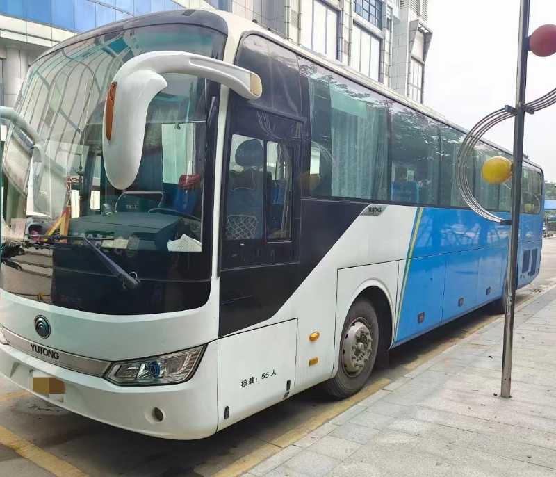 2015年8月 55座国四12米有中门前碟后鼓宇通6125型客车 
