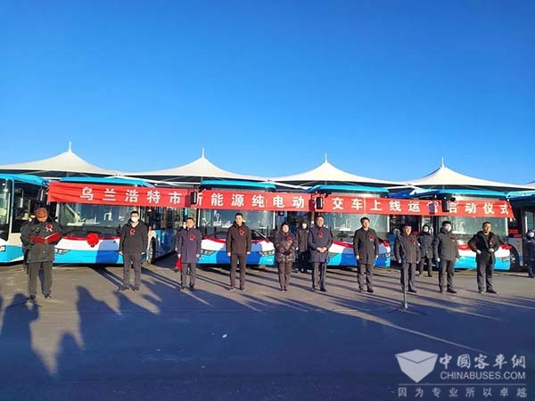 乌兰浩特市公交 新能源公交车 智能一体化终端