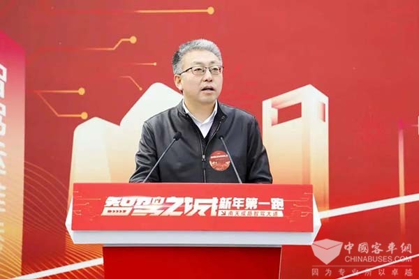 轻舟智航 自动驾驶小巴 龙舟ONE