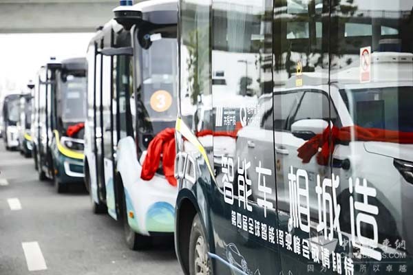 轻舟智航 自动驾驶小巴 龙舟ONE