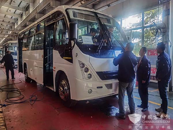 申龙客车 批量订单 出口智利