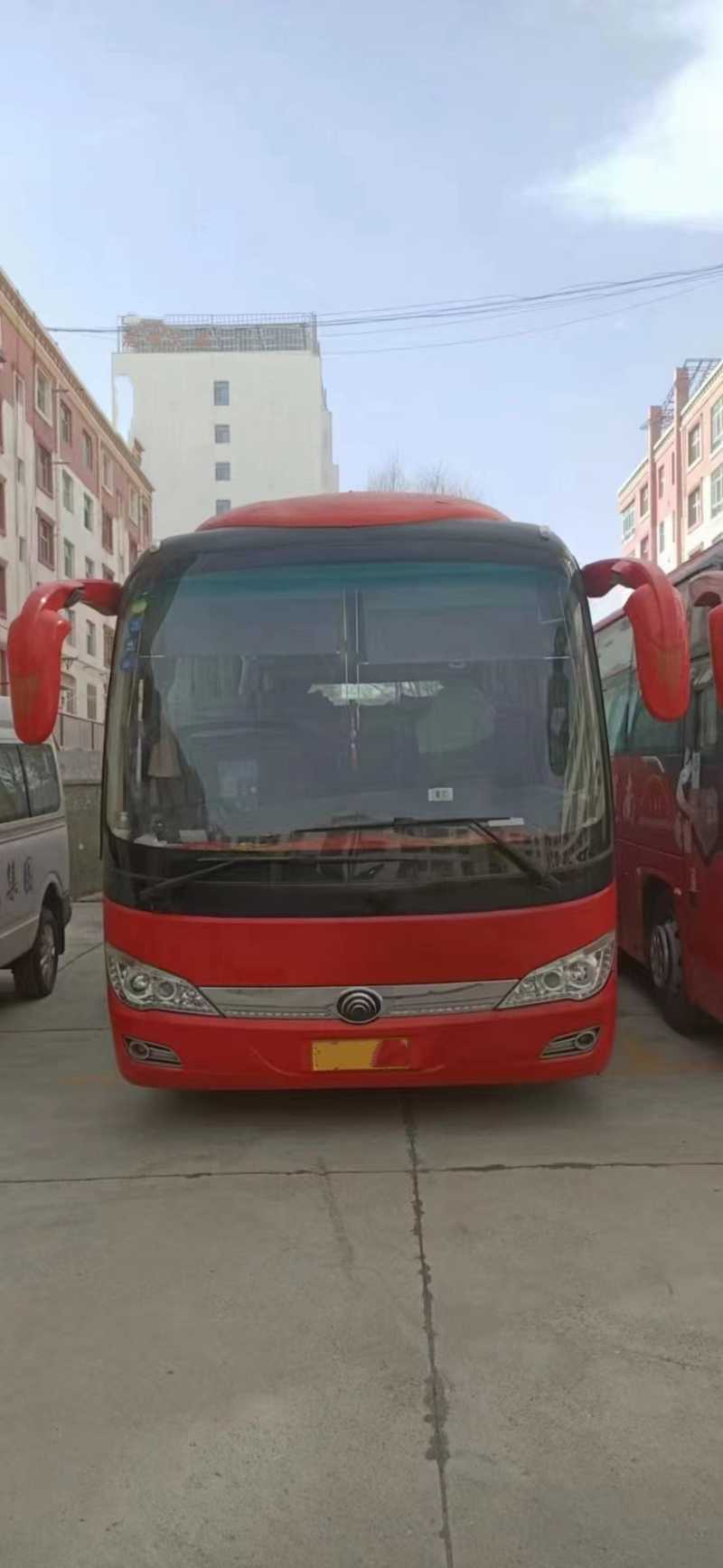 2017年3月 三台同款36座东北配置国五宇通6876气囊车