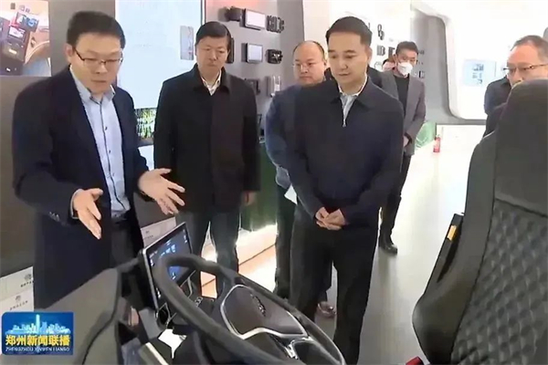 郑州市长何雄调研专精特新企业莅临森鹏电子