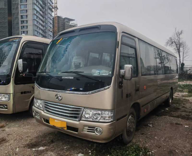 2019年11月 26座非营运六档封闭窗外摆门江铃6775中巴