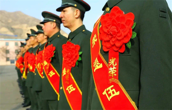 恭喜！2023年3月1日起以下战友可免费乘坐公交车了！