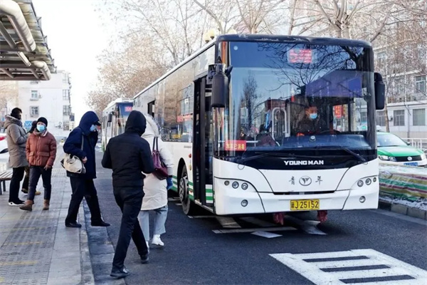 新能源公交车投入运营，克拉玛依步入绿色公交时代