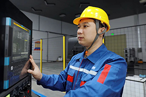 全国人大代表李海桦：加快燃氢内燃机全产业链发展、推进工人队伍建设